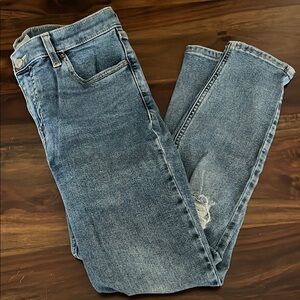 Topshop Women’s Distressed Jamie Jeans